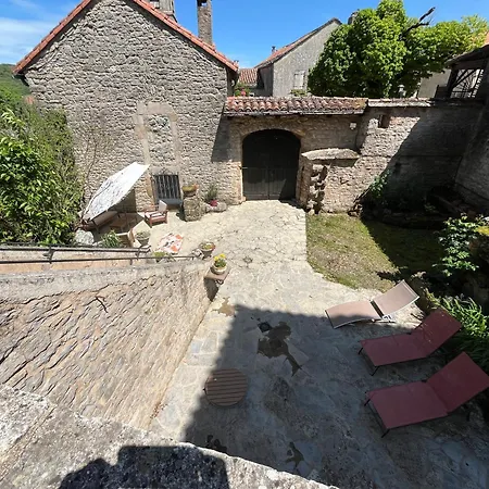 Lou Castel بيت للعطل *