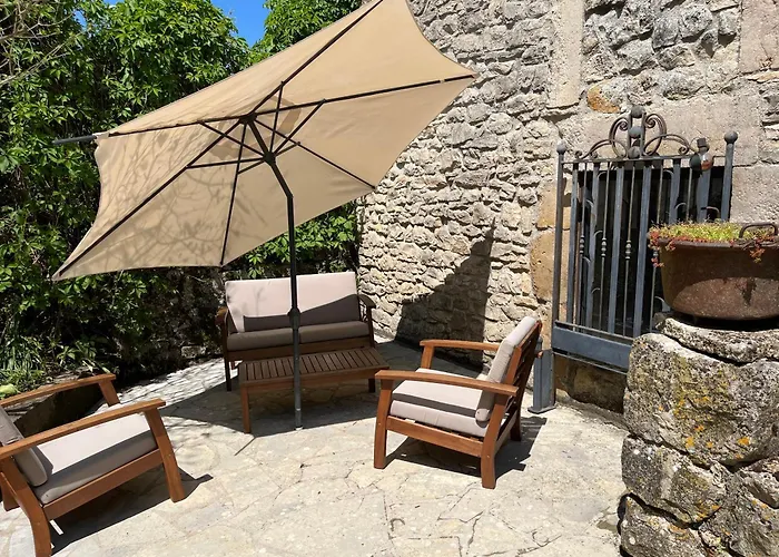 Lou Castel Hébergement de vacances *