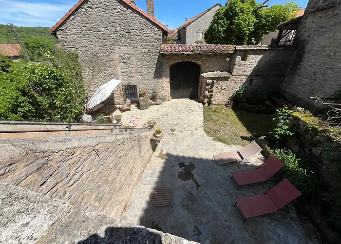 Lou Castel Hébergement de vacances *